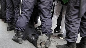 V Petrohradu zatčeno několik demonstrantů za práva homosexuálů