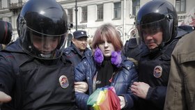 V Petrohradu zatčeno několik demonstrantů za práva homosexuálů