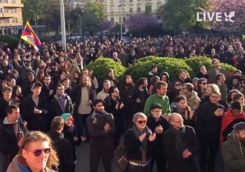 Demonstrace na náměstí Jiřího z Poděbrad v Praze