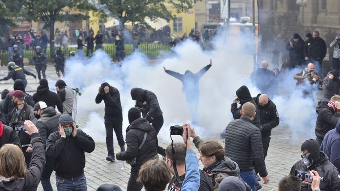 Dnešní demonstrace v centru Prahy proti vládním opatřením