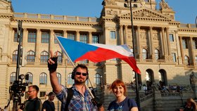 Demonstrace proti premiéru Andreji Babišovi a ministryni spravedlnosti Marii Benešové se podle odhadů organizátorů účastnilo asi 120 tisíc lidí. (4.6.2019)