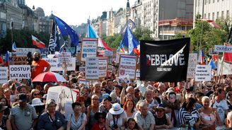 Podívejte se, jak vypadala jedna z největších demonstrací od sametové revoluce