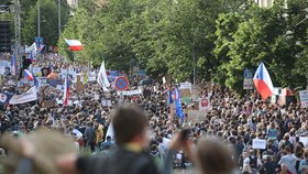 Proti premiéru Andreji Babišovi a ministryni spravedlnosti Marii Benešové demonstrují v Praze tisíce lidí. (21.5.2019)