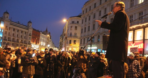 Na náměstí Svobody se odehrává řada akcí. Například i nejrůznější demonstrace. 