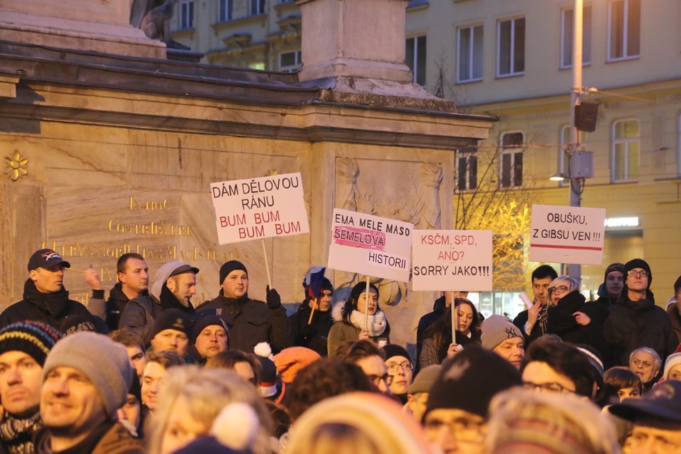 Demonstrace „Ne Ondráčkovi do čela komise pro GIBS“ v Brně