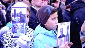 Demonstrace podporovatelů prezidenta Zemana proti islámu, migrantům a vládě
