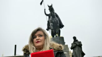 Přečetli jsme za vás: Mikrofonová tragédie dezinformátorky Peterkové aneb Druhá vlna citátů z její knihy Přečetli jsme za vás: Mikrofonová tragédie dezinformátorky Peterkové aneb Druhá vlna citátů z její knihy