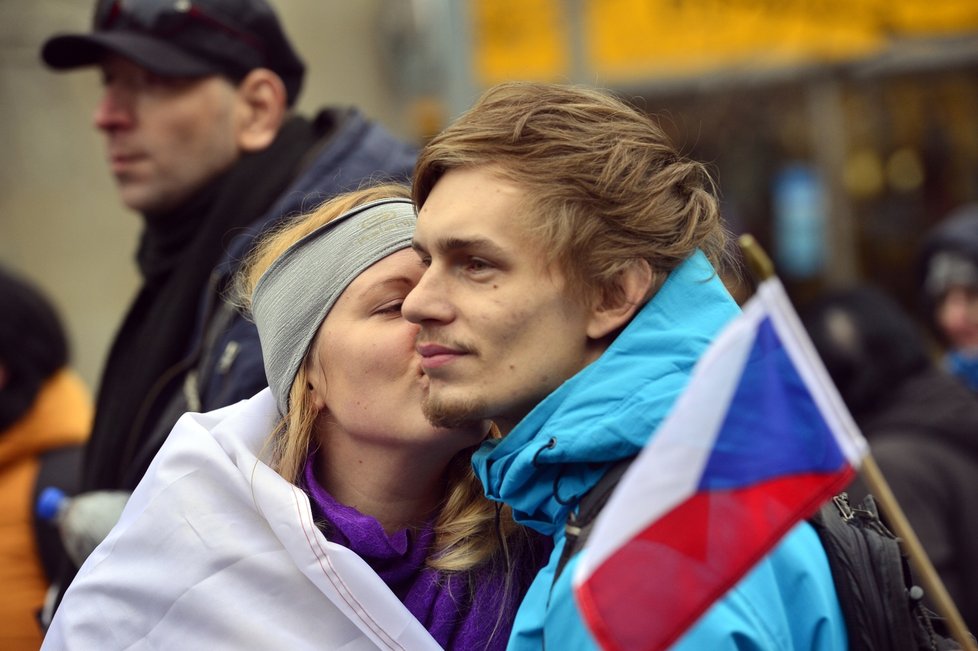 Druhá protivládní demonstrace na Václavském náměstí s názvem Jsme lidi, nás nevypnete!