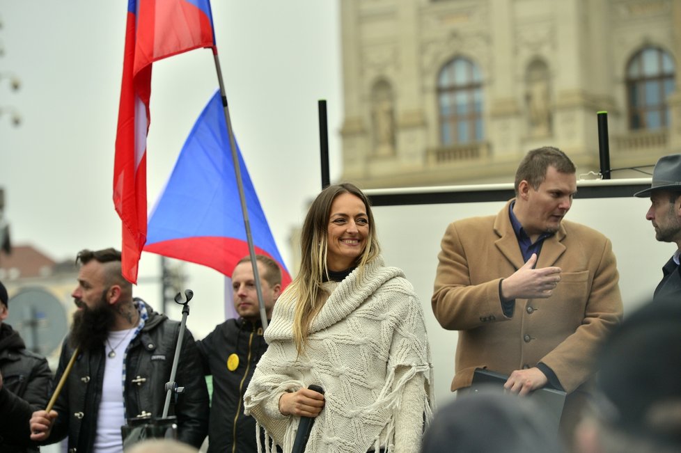 Druhá protivládní demonstrace na Václavském náměstí s názvem Jsme lidi, nás nevypnete!