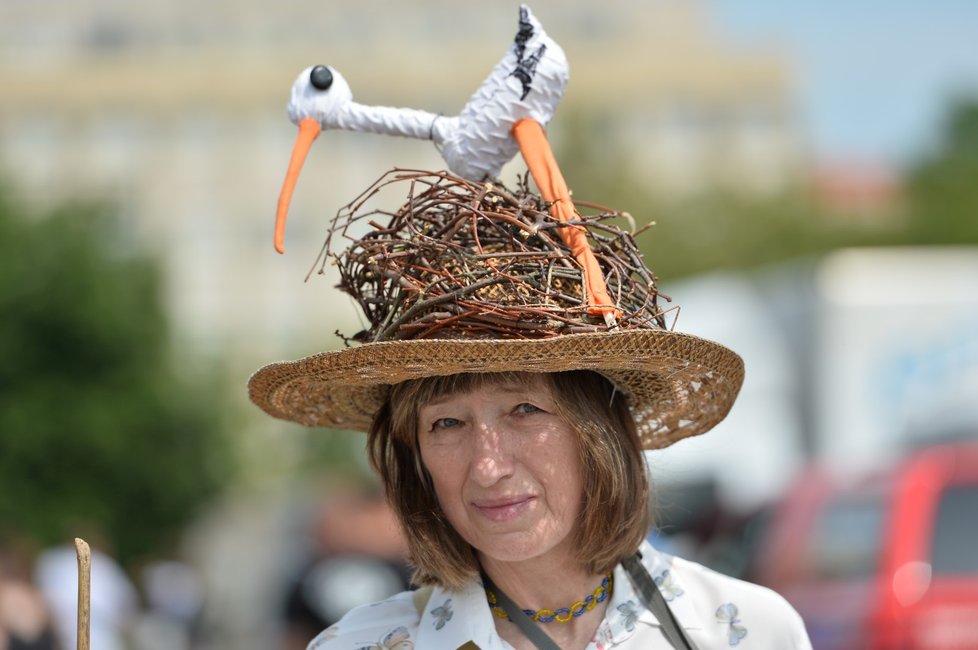 První demonstranti na Letné (23. 6. 2019)