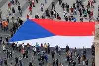 Češi jsou tolerantnější k homosexuálům než Slováci, ti jsou zas vlídnější k přistěhovalcům