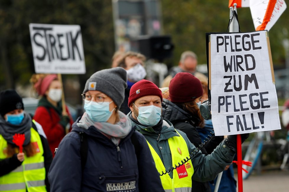 Demonstrace zdravotnických pracovníků v Berlíně (20. 10. 2020)