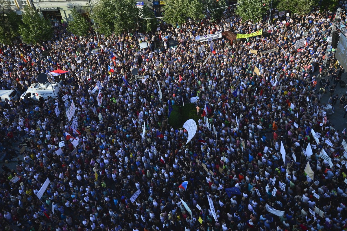 Pátá protivládní demonstrace v řade. 120 tisíc lidí žádalo demisi premiéra Babiše