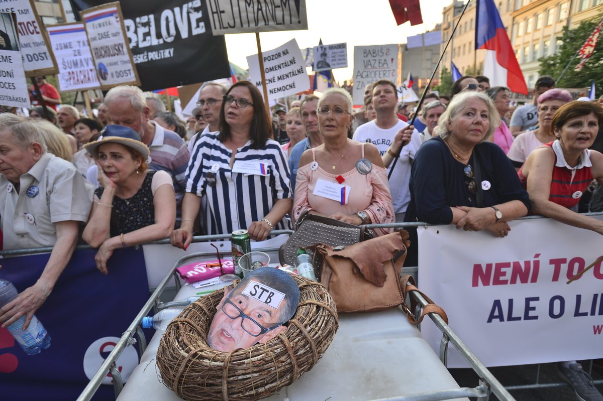 Pátá protivládní demonstrace v řade. 120 tisíc lidí žádalo demisi premiéra Babiše