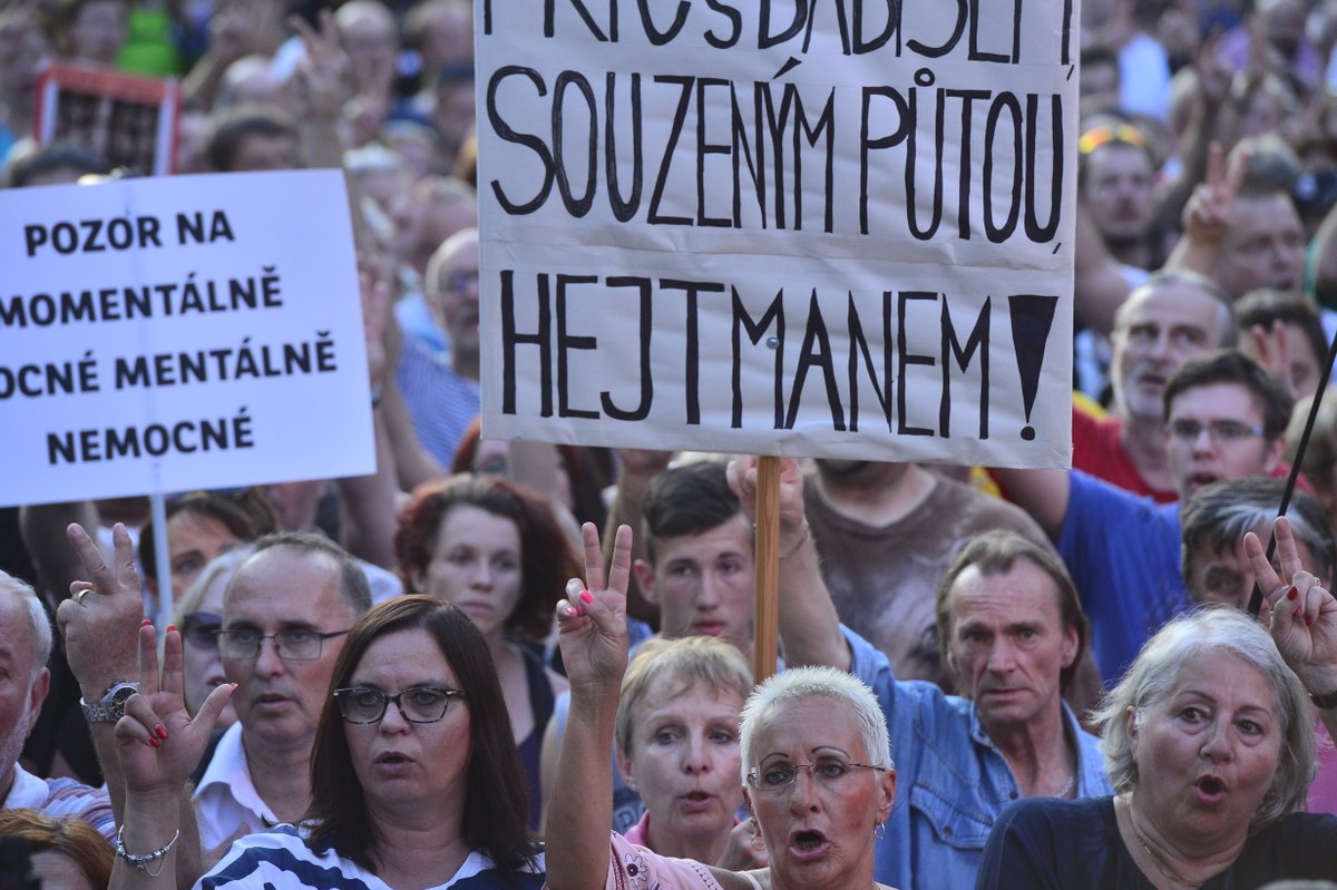 Pátá protivládní demonstrace v řade. 120 tisíc lidí žádalo demisi premiéra Babiše