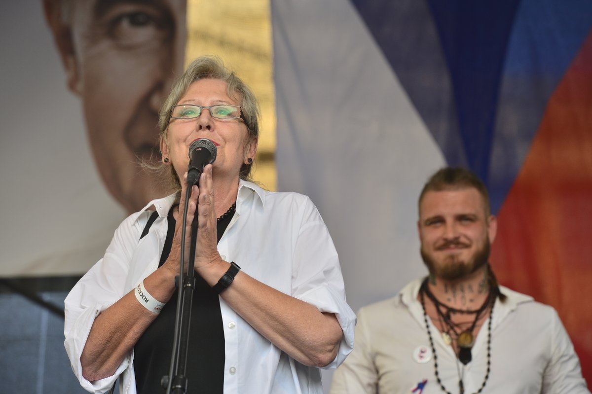 Pátá protivládní demonstrace v řade. 120 tisíc lidí žádalo demisi premiéra Babiše