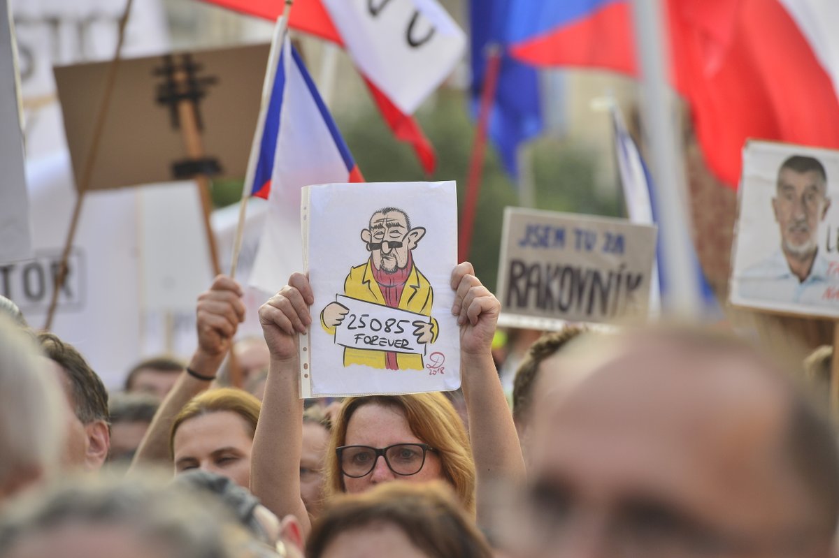 Pátá protivládní demonstrace v řade. 120 tisíc lidí žádalo demisi premiéra Babiše