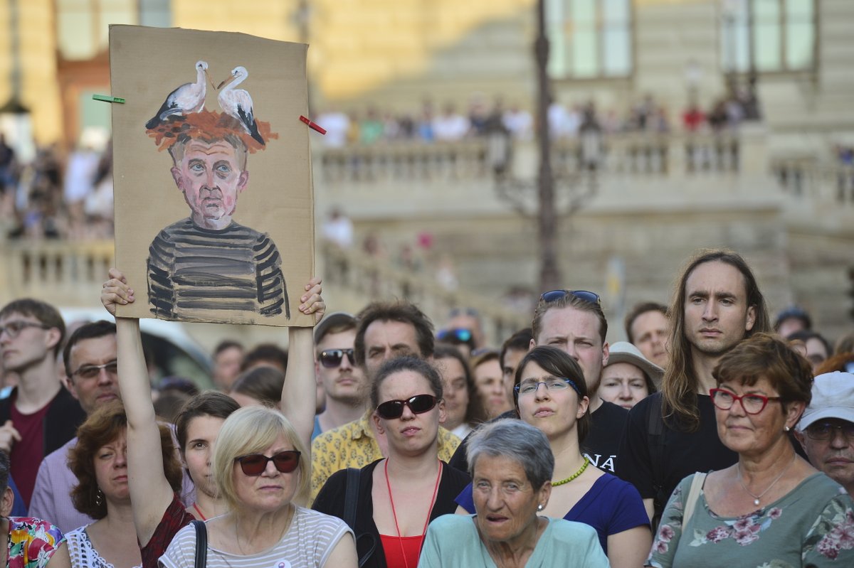 Pátá protivládní demonstrace v řade. 120 tisíc lidí žádalo demisi premiéra Babiše