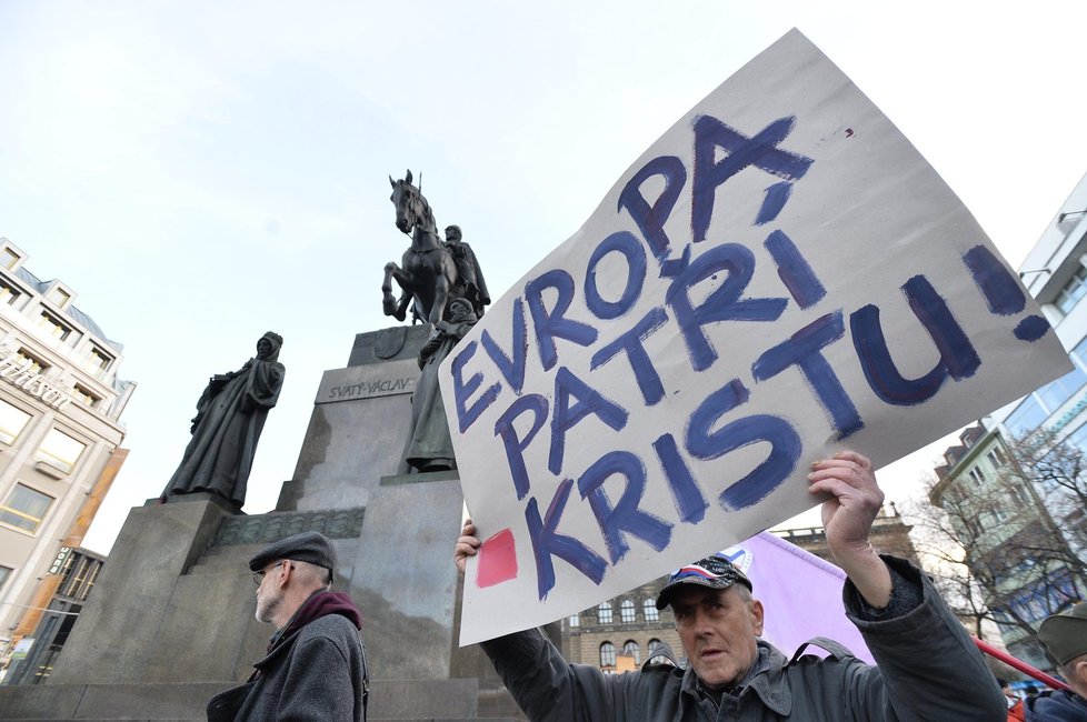 Demonstrace podporovatelů prezidenta na pražském Václavském náměstí