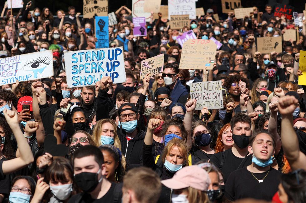 Demonstrace proti policejnímu násilí v Berlíně (6. 6. 2020)