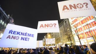 Dny protestů pokračují: Studenti chystají stávku, demonstrovat se bude i za ČT