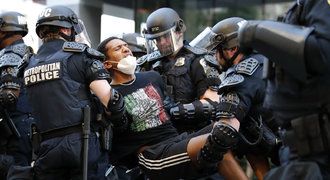 Český expert o demonstracích v USA: Policie má mimořádnou sílu. Černoši jsou frustrovaní