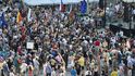 V Brně probíhají protesty poprvé na Náměstí Svobody, dosud se konaly na Dominikánském náměstí (11. 6. 2019)