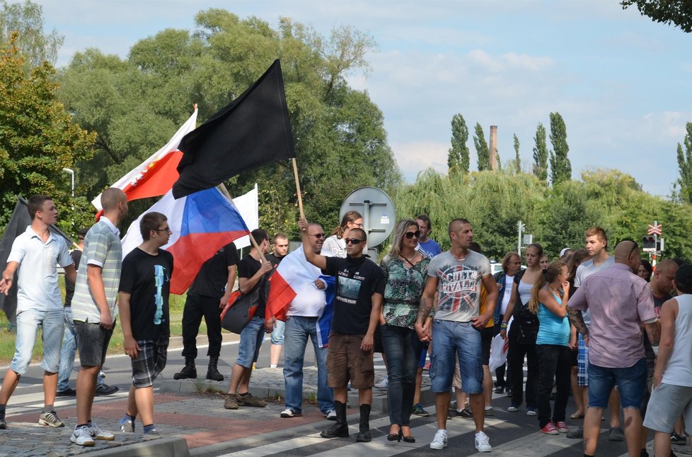 Duchcov 24. sprna 2013: Duchcovem opět prošla protiromská demonstrace