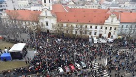 Demonstrace proti vládě a za nezávislé vyšetření vraždy slovenského novináře Jána Kuciaka a jeho partnerky Martiny Kušnírové, 9. března 2018 v Bratislavě.