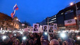 Na demonstraci za důsledné vyšetření vraždy novináře Jána Kuciaka se na bratislavském náměstí SNP sešlo v pátek 9. 3. 2018 přes 30 tisíc lidí, to je nejvíce od roku 1989