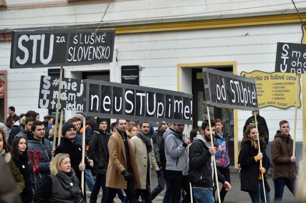Demonstrace za nezávislé vyšetření vraždy Jána Kuciaka a jeho partnerky v Bratislavě (9. 3. 2018)
