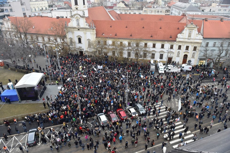 Demonstrace proti vládě a za nezávislé vyšetření vraždy slovenského novináře Jána Kuciaka a jeho partnerky Martiny Kušnírové, 9. března 2018 v Bratislavě.