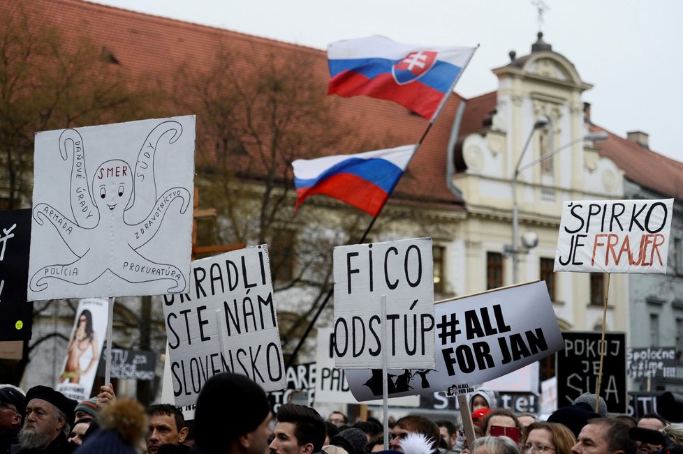 Demonstrace proti vládě a za nezávislé vyšetření vraždy slovenského novináře Kuciaka a jeho partnerky Martiny v Bratislavě