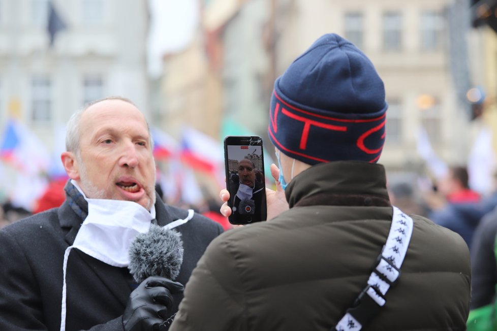 Průběh demonstrace proti vládním opatřením namířeným proti koronaviru. Na místě byl například i Václav Klaus ml.(10. leden 2021)