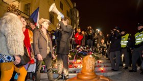 Demonstrace před Pražským hradem (28.10.2016)