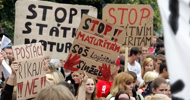 Studenti se znovu chystají do ulic demonstrovat proti státním maturitám.