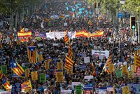 Barcelona stupňuje tlak na odtržení Katalánska. Španělé tomu brání ústavním soudem