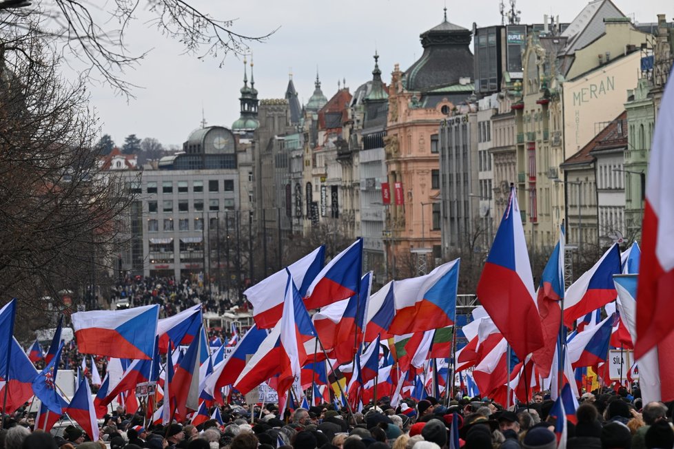 Demonstrace Česko proti bídě, kterou svolala strana Právo Respekt Odbornost. (11. března 2023)