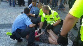 Zásah policie při demonstraci na Václavském náměstí (červenec 2015)