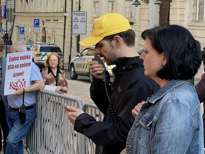 Demonstrace KSČM proti obranné smlouvě Česka s USA