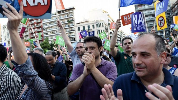 Demonstrace v Aténách podporující návrhy věřitelů