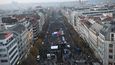 Desetitisíce lidí se dnes odpoledne sešly na pražském Václavském náměstí na protestu proti strachu a nenávisti, který pořádal spolek Milion chvilek.