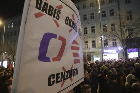 Protest proti urážkám médií ze strany politiků "Zeman - ČT nedáme" na Václavském náměstí v Praze (14.3.2018)