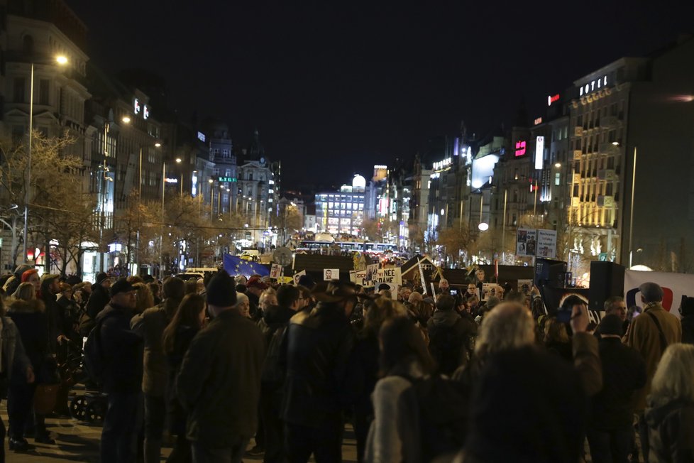 Protest „Zemane – ČT nedáme“ na Václavském náměstí (14. 3. 2018)