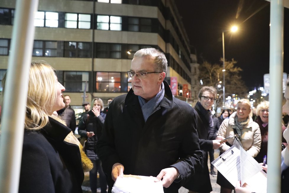 Miroslav Kalousek během protestu na obranu ČT (14. 3. 2018)