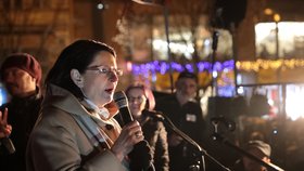Miroslava Němcová (ODS) na demonstraci proti Andreji Babišovi na Václavském náměstí (15. 11. 2018)