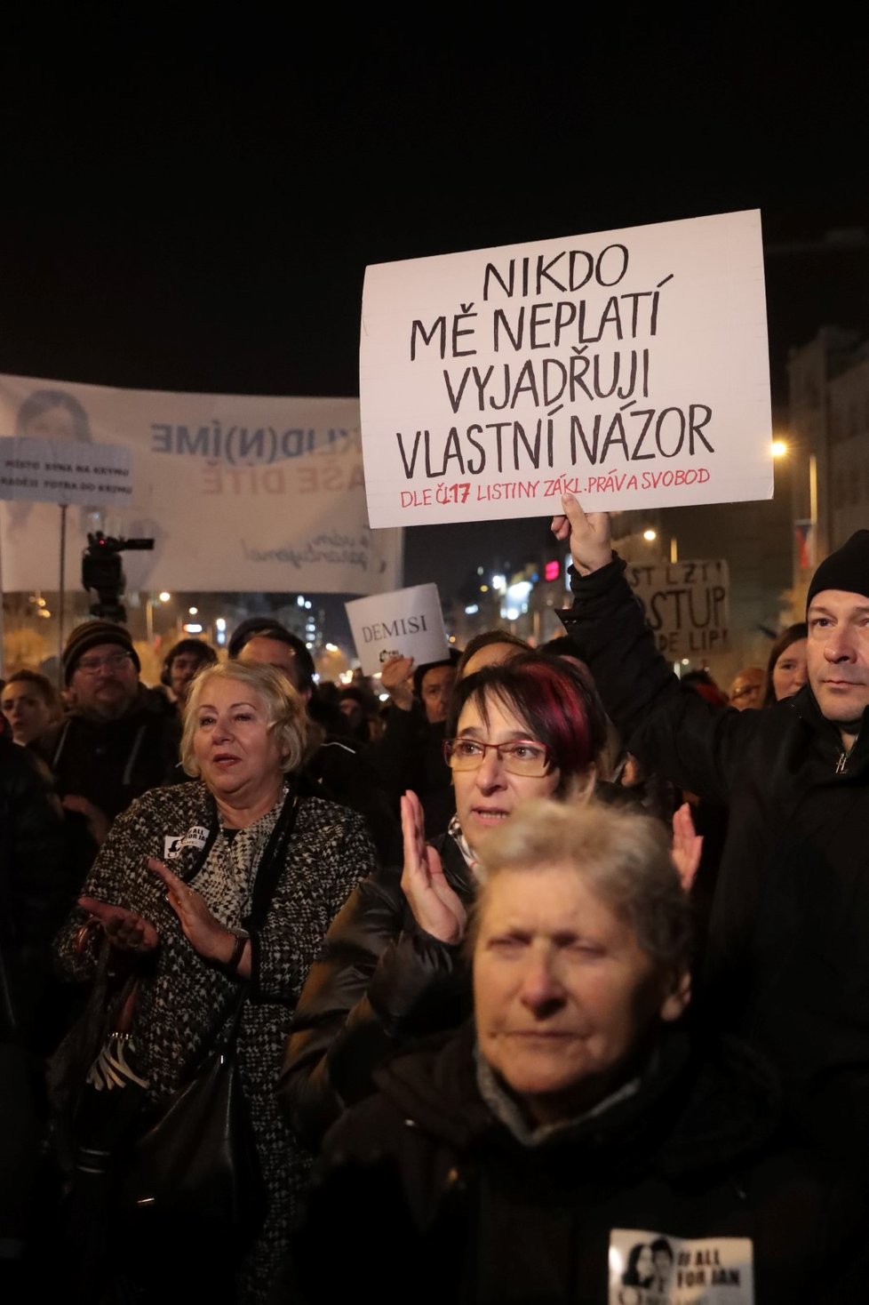 Demonstrace na Václavském náměstí proti premiérovi Andreji Babišovi (15.11.2018)