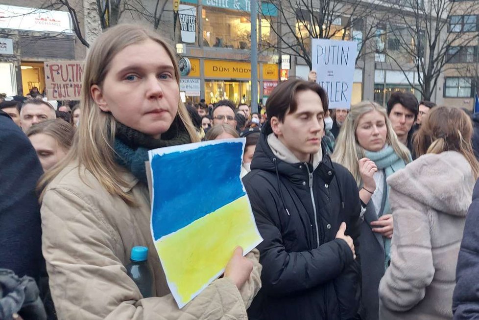 Demonstrace za podporu Ukrajiny na Václavském náměstí (24. 2. 2022)