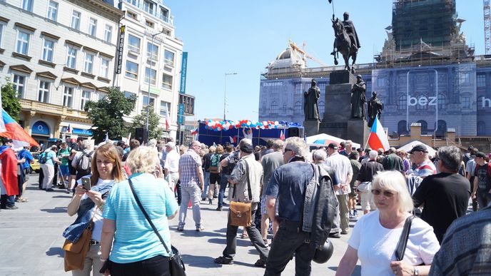Demonstrace proti vládě na Václavském náměstí