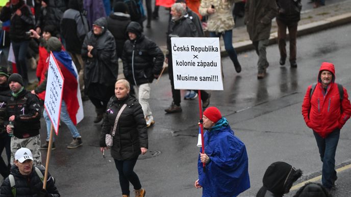 Demonstrace Česko na 1. místě.